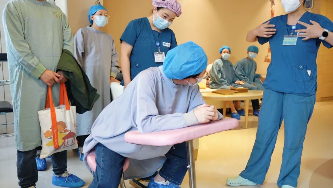 怀孕后期，你是否总被这些问题困扰？ “宫口开几指才会生？” “产程中该怎